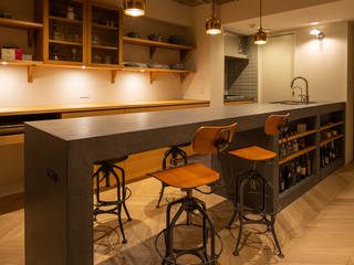 K-マンション リノベーション, イクスデザイン / iks design イクスデザイン / iks design Industrial style dining room Concrete Grey