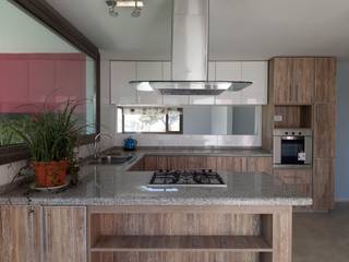 Vivienda familiar en Siete Soles, Córdoba, Argentina, Dario Basaldella Arquitectura Dario Basaldella Arquitectura Built-in kitchens Engineered Wood Transparent