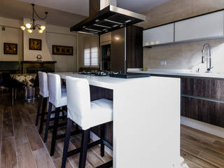 Reforma de cocina en Valencia, Gestionarq, arquitectos en Xàtiva Gestionarq, arquitectos en Xàtiva Built-in kitchens Solid Wood Multicolored