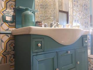 Vuoi rinnovare il bagno? Prova a dipingerlo! , Mobili a Colori Mobili a Colori 浴室 木頭 Turquoise