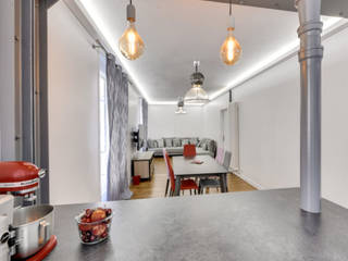 Rénovation d'un appartement contemporain à Paris, SQUARE RENOVATION SQUARE RENOVATION Modern Yemek Odası