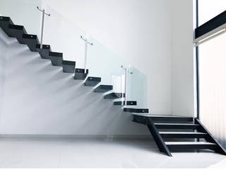 Proyecto diseño de blanco y negro , casas eco constructora casas eco constructora Stairs Concrete