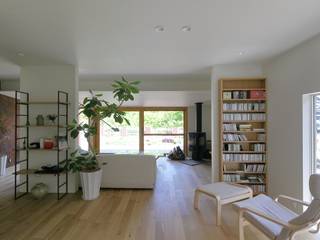 和泉市の和モダン, studio m+ by masato fujii studio m+ by masato fujii Asiatische Wohnzimmer