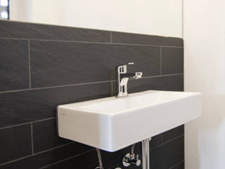 SILVERCUBE - exklusives Stadthaus in Hamburg -Eissendorf, Schulz & Budinger Ingenieure Schulz & Budinger Ingenieure Modern bathroom Tiles