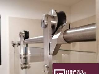 Cristal Templado, ATII Aluminio y Vidrio ATII Aluminio y Vidrio Baños de estilo minimalista Vidrio