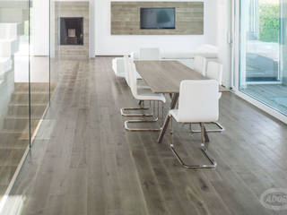 "Old Rural Quercus" wood flooring and wood wall cladding, Cadorin Group Srl - Italian craftsmanship production Wood flooring and Coverings Cadorin Group Srl - Italian craftsmanship production Wood flooring and Coverings Ruang Keluarga Modern Kayu Wood effect