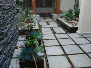 CONTEMPORARY TOWNHOUSE GARDEN, Young Landscape Design Studio Young Landscape Design Studio Jardines de estilo moderno