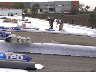 Lojas & Imóveis comerciais modernos por BMI GROUP Moderno