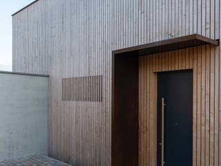 Holzhaus in Heideck, Jenohr + Mezger Jenohr + Mezger Wooden houses Wood Wood effect