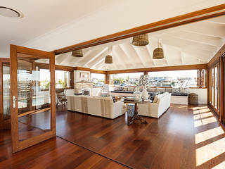 Decoración interior con madera, comprar en bali comprar en bali Mediterranean style living room Solid Wood Wood effect
