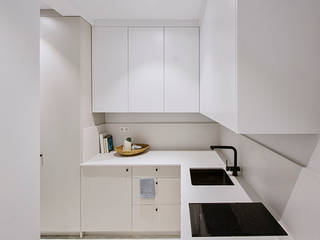 Apartamento en Chamberí, Madrid nimú equipo de diseño Cocinas pequeñas Gris
