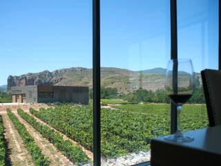 BODEGAS PROELIO, NIVARIUS Y PALAX. NALDA, Rafael Hernáez Loza AITEC Proyectos Rafael Hernáez Loza AITEC Proyectos Puertas y ventanas de estilo moderno