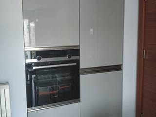 Acıbadem Mah. Ev Yineleme Projesi, Sağlam Yenileme Sağlam Yenileme Built-in kitchens Metal