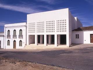 Centro Cultural de Vila Alva, Jorge Cruz Pinto + Cristina Mantas, Arquitectos Jorge Cruz Pinto + Cristina Mantas, Arquitectos Тренажерный зал в эклектичном стиле