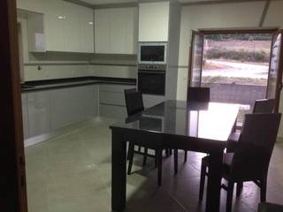 Cozinha Lacada , Moveis Mêda Moveis Mêda Modern kitchen Marble