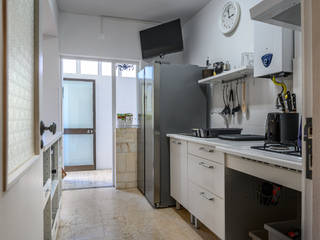 Apartment Recovery, Live House B&C Live House B&C Scandinavian style kitchen
