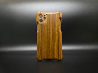 iPhone 11 木殼_綠檀木, WKIDEA CO.,LTD. WKIDEA CO.,LTD. Asian style study/office Solid Wood Multicolored