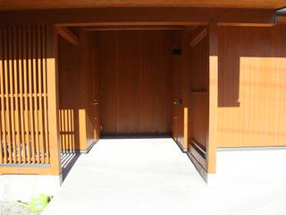 太陽光の家, 田村建築設計工房 田村建築設計工房 Asian style corridor, hallway & stairs