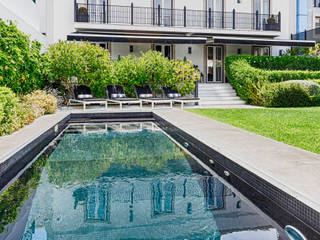 LojaQuerido by Ana Antunes Jardines en la fachada Negro