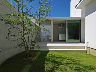 大脇の家-owaki, 空間建築-傳 空間建築-傳 Modern Garden Stone Green