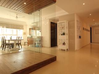 Apartment, Gachibowli, Saloni Narayankar Interiors Saloni Narayankar Interiors Moderner Flur, Diele & Treppenhaus Holz Beige
