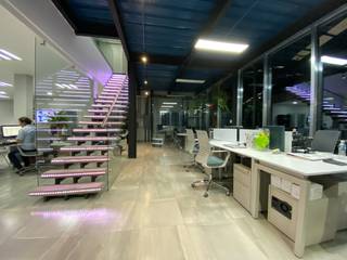 Remodelación de oficinas COVICO , Estudio Chipotle Estudio Chipotle Phòng học/văn phòng phong cách hiện đại Kim loại