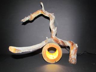 Kelo natural lamp with LED, Jochens-Elch-O-Thek Jochens-Elch-O-Thek 北欧デザインの リビング 木 木目調