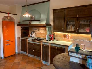 Cucina rustica, il falegname di Diego Storani il falegname di Diego Storani Rustic style kitchen Solid Wood Brown