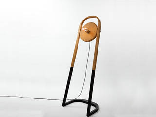 APOLLO - Lampada da tavolo, brArtdesign brArtdesign モダンデザインの リビング