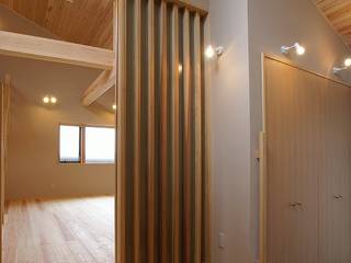 一級建築士事務所 想建築工房 ทางเดินแบบเอเชียห้องโถงและบันได