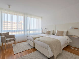 IMAVIZ - Apartamento T2 em Lisboa, TRAÇO 8 INTERIORES TRAÇO 8 INTERIORES BedroomBeds & headboards Textile Beige