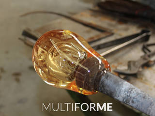 Custom chandeliers in Murano glass for a Private Flat in Milan, Italy, MULTIFORME® lighting MULTIFORME® lighting 모던스타일 거실 유리 황색 / 골드