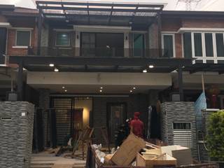 TERRACE HOUSE RENOVATION, Focal Contracting Sdn Bhd Focal Contracting Sdn Bhd Carport