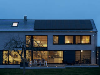 Einfamilienhaus in Salmendingen, architectur|s architectur|s Case in stile minimalista