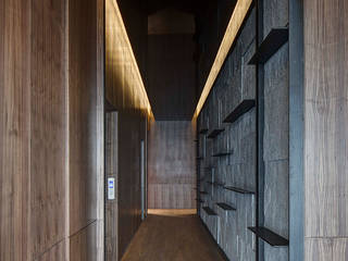 PH26 CE278, Serrano+ Serrano+ Modern corridor, hallway & stairs
