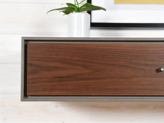 Tavolo consolle corridoio / Console grigio cemento e noce / Mobile ingresso con cassetto sospeso, Ebanisteria Cavallaro Ebanisteria Cavallaro Livings modernos: Ideas, imágenes y decoración Derivados de madera Transparente