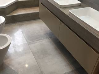 Ristrutturazione Bagno, DIDONE' CERAMICHE SRL DIDONE' CERAMICHE SRL Ванная комната в стиле модерн