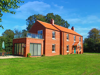 The Yews Farm House, AKM Architecture AKM Architecture Casa di campagna