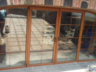 Puerta de PVC , FENSELL FENSELL Puertas modernas Plástico Ámbar/Dorado