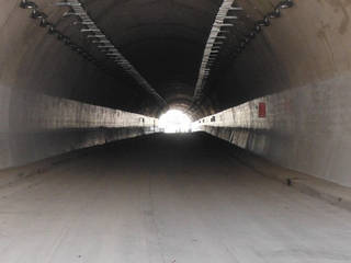 Recubrimientos en Túnel Vehicular, INTEGRA LLAVE EN MANO INTEGRA LLAVE EN MANO Tường & sàn phong cách hiện đại