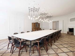 Gut Wagram, destilat Design Studio GmbH destilat Design Studio GmbH Minimalist dining room