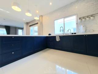 ชุดครัว สี Midnight Blue, BAANSOOK Design & Living Co., Ltd. BAANSOOK Design & Living Co., Ltd. İç bahçe