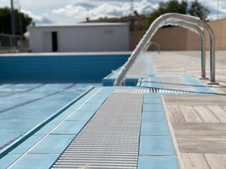 Piscina Estadio Climent en Ibi, Ai ESTUDIO Ai ESTUDIO Piscinas de estilo industrial