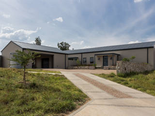 Joubert Residence, Meik Architects Meik Architects منزل ريفي