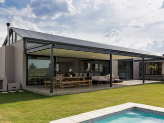 Joubert Residence, Meik Architects Meik Architects Patios & Decks