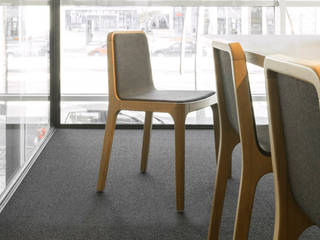 CAST Chair, MOR design MOR design Spazi commerciali Legno massello Variopinto