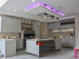 Modern High Gloss Grey toned Streamlined Kitchen, Ergo Designer Kitchens & Cabinetry Ergo Designer Kitchens & Cabinetry Вбудовані кухні Дерево-пластичний композит