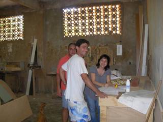 Nosso escritorio a trabalhar, Viviane Cunha Arquitetura Viviane Cunha Arquitetura Kitchen units Wood Wood effect