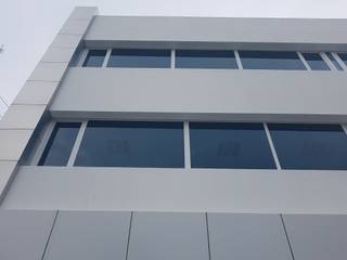 Edificio parque industrial, Ventanamex Ventanamex Commercial spaces Plastic White