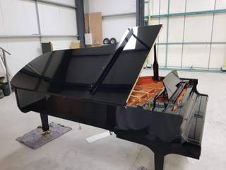 Black Self-playing Concert Grand Piano, Tesoro Nero Piano Company Tesoro Nero Piano Company Other spaces